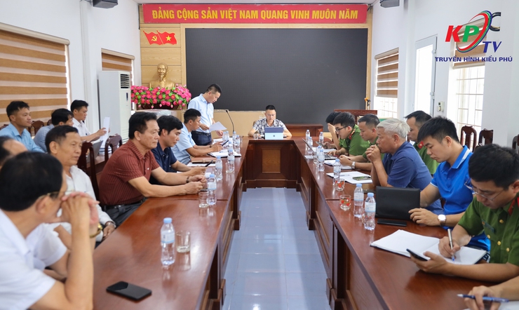 UBND xã Kiều Phú tổ chức hội nghị thống nhất thành lập các Tổ công tác kiểm tra, rà soát, các trường hợp có dấu hiệu vi phạm trật tự xây dựng, không đảm bảo an toàn PCCC và sử dụng đất sai mục đích.- Ảnh 1.