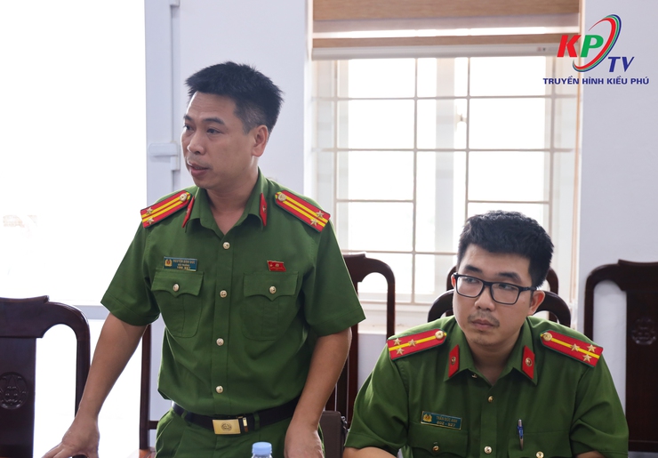 UBND xã Kiều Phú tổ chức hội nghị thống nhất thành lập các Tổ công tác kiểm tra, rà soát, các trường hợp có dấu hiệu vi phạm trật tự xây dựng, không đảm bảo an toàn PCCC và sử dụng đất sai mục đích.- Ảnh 4.