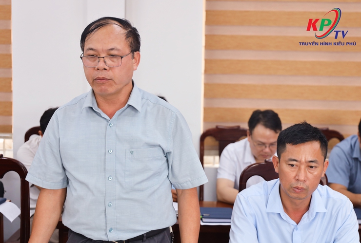 UBND xã Kiều Phú tổ chức hội nghị thống nhất thành lập các Tổ công tác kiểm tra, rà soát, các trường hợp có dấu hiệu vi phạm trật tự xây dựng, không đảm bảo an toàn PCCC và sử dụng đất sai mục đích.- Ảnh 3.