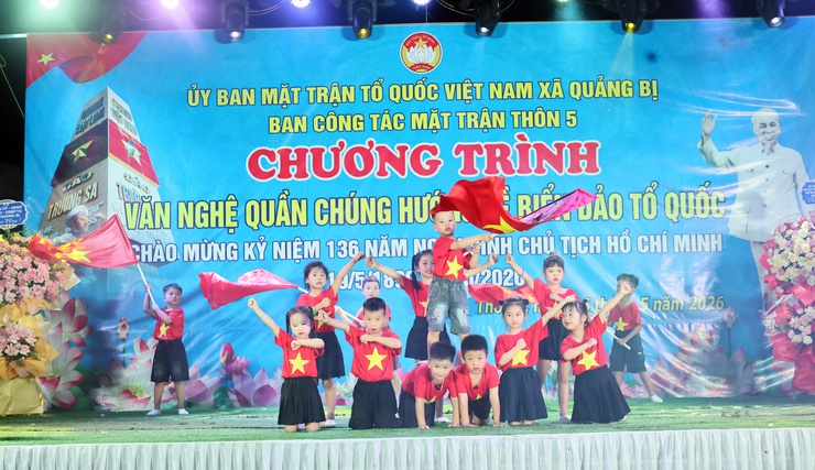 Ban công tác mặt trận thôn 5 tổ chức Chương trình văn nghệ quần chúng hướng về biển đảo Tổ quốc- Ảnh 11.