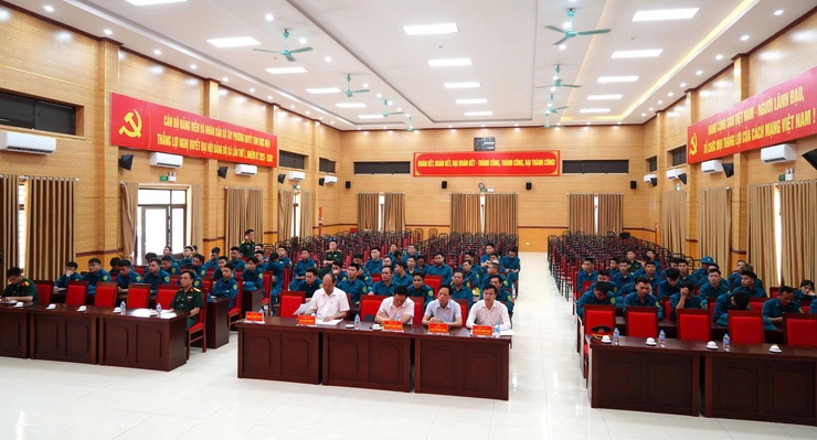 Ban Chỉ huy Quân sự xã Tây Phương khai mạc huấn luyện Dân quân cơ động năm 2026 - Ảnh 1.