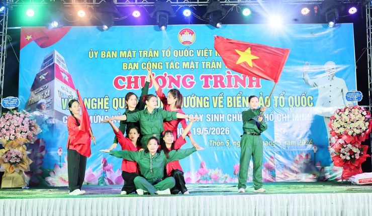 Ban công tác mặt trận thôn 5 tổ chức Chương trình văn nghệ quần chúng hướng về biển đảo Tổ quốc- Ảnh 12.