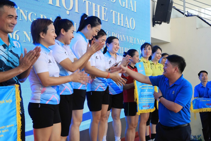 CÔNG ĐOÀN XÃ THƯ LÂM TỔ CHỨC NGÀY HỘI THỂ THAO CHÀO MỪNG CÁC SỰ KIỆN TRỌNG ĐẠI CỦA ĐẤT NƯỚC
- Ảnh 20.