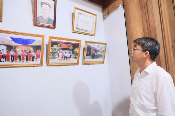 CÁC ĐỒNG CHÍ LÃNH ĐẠO XÃ THƯ LÂM TỔ CHỨC DÂNG HƯƠNG, THAM QUAN KHU LƯU NIỆM TỔNG BÍ THƯ NGUYỄN VĂN CỪ- Ảnh 9.