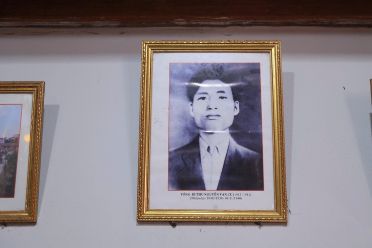 CÁC ĐỒNG CHÍ LÃNH ĐẠO XÃ THƯ LÂM TỔ CHỨC DÂNG HƯƠNG, THAM QUAN KHU LƯU NIỆM TỔNG BÍ THƯ NGUYỄN VĂN CỪ- Ảnh 7.