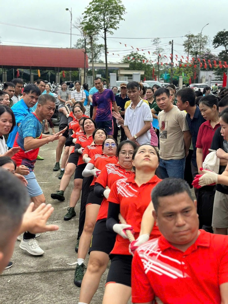 CÔNG ĐOÀN XÃ THƯ LÂM TỔ CHỨC NGÀY HỘI THỂ THAO CHÀO MỪNG CÁC SỰ KIỆN TRỌNG ĐẠI CỦA ĐẤT NƯỚC
- Ảnh 3.