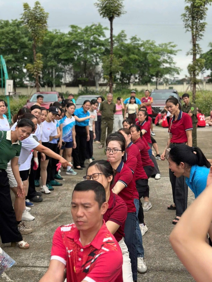 CÔNG ĐOÀN XÃ THƯ LÂM TỔ CHỨC NGÀY HỘI THỂ THAO CHÀO MỪNG CÁC SỰ KIỆN TRỌNG ĐẠI CỦA ĐẤT NƯỚC
- Ảnh 4.