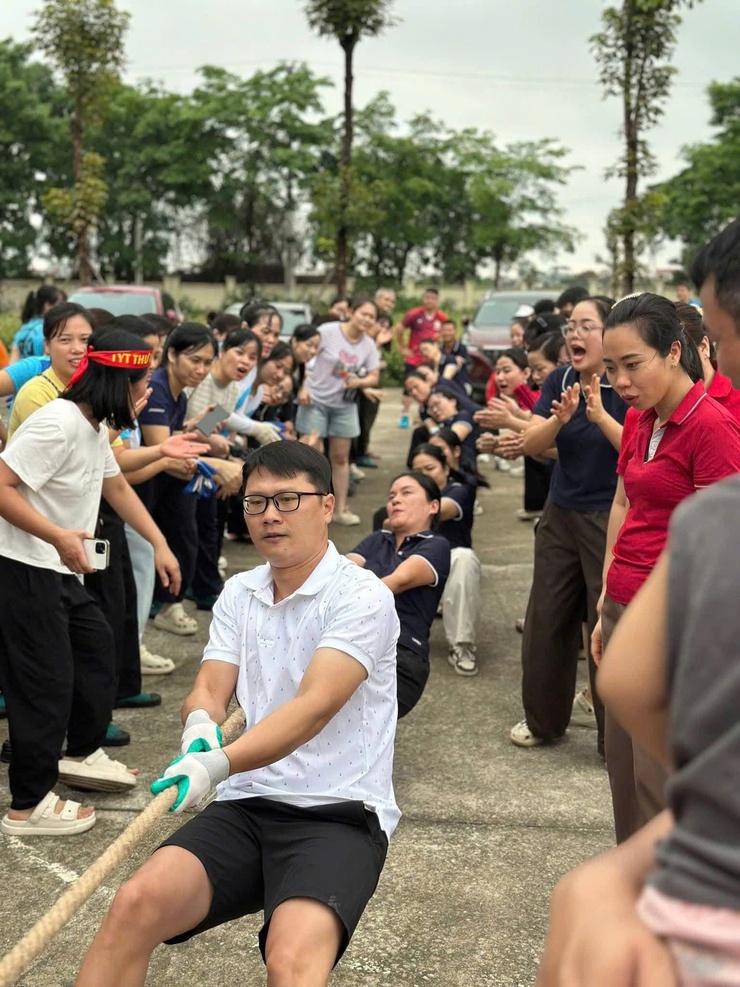 CÔNG ĐOÀN XÃ THƯ LÂM TỔ CHỨC NGÀY HỘI THỂ THAO CHÀO MỪNG CÁC SỰ KIỆN TRỌNG ĐẠI CỦA ĐẤT NƯỚC
- Ảnh 6.