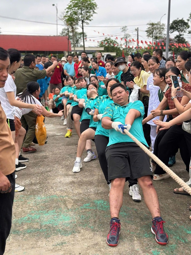 CÔNG ĐOÀN XÃ THƯ LÂM TỔ CHỨC NGÀY HỘI THỂ THAO CHÀO MỪNG CÁC SỰ KIỆN TRỌNG ĐẠI CỦA ĐẤT NƯỚC
- Ảnh 7.
