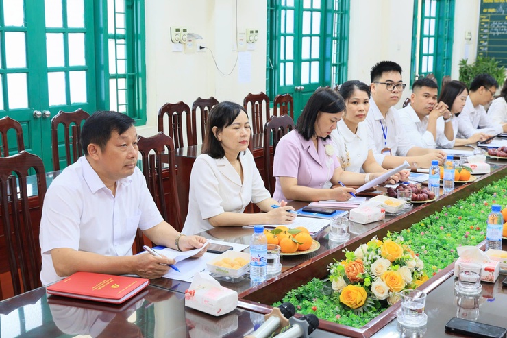 ĐOÀN GIÁM SÁT BAN VĂN HÓA – XÃ HỘI HĐND XÃ THƯ LÂM KIỂM TRA CÔNG TÁC BẢO ĐẢM VỆ SINH AN TOÀN THỰC PHẨM TẠI TRƯỜNG TIỂU HỌC VÂN HÀ- Ảnh 2.