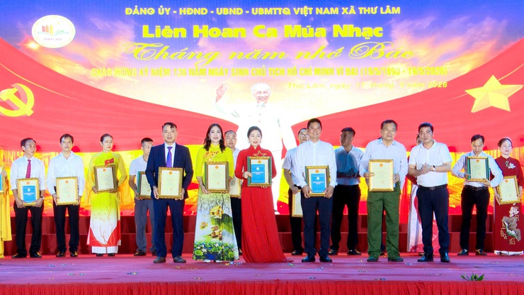 Đảng ủy – HĐND – UBND – Ủy ban MTTQ Việt Nam xã Thư Lâm long trọng tổ chức Liên hoan Ca – Múa – Nhạc “Tháng năm nhớ Bác” chào mừng kỷ niệm 136 năm Ngày sinh Chủ tịch Hồ Chí Minh vĩ đại (19/5/1890 – 19/5/2026).- Ảnh 39.