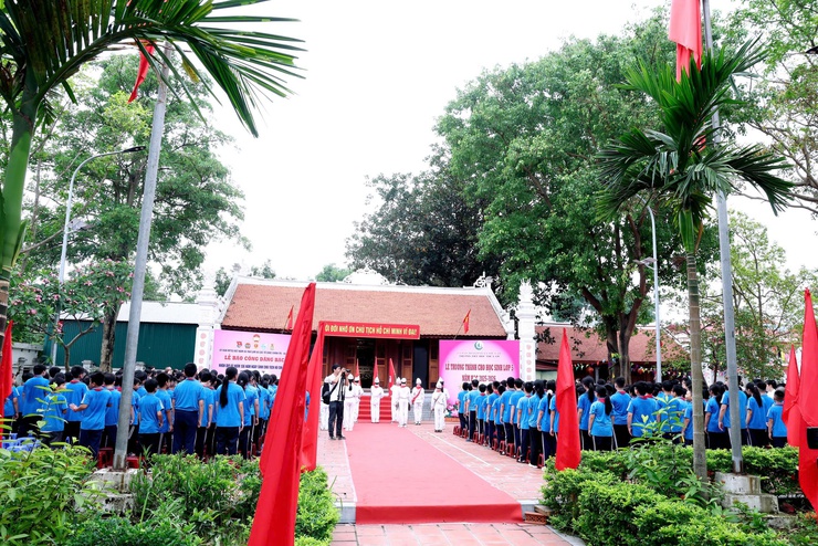 TRƯỜNG TIỂU HỌC THƯ LÂM LONG TRỌNG TỔ CHỨC “LỄ TRƯỞNG THÀNH CHO HỌC SINH LỚP 5 NIÊN KHÓA 2021 – 2026” TẠI NHÀ LƯU NIỆM BÁC HỒ THÔN LỖ KHÊ.- Ảnh 12.