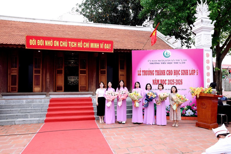 TRƯỜNG TIỂU HỌC THƯ LÂM LONG TRỌNG TỔ CHỨC “LỄ TRƯỞNG THÀNH CHO HỌC SINH LỚP 5 NIÊN KHÓA 2021 – 2026” TẠI NHÀ LƯU NIỆM BÁC HỒ THÔN LỖ KHÊ.- Ảnh 22.