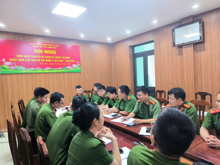 Công an xã Trần Phú tổ chức hội nghị sinh hoạt chuyên đề nhân kỷ niệm 136 năm ngày sinh Chủ tịch Hồ Chí Minh (19/5/1890 - 19/5/2026)- Ảnh 1.