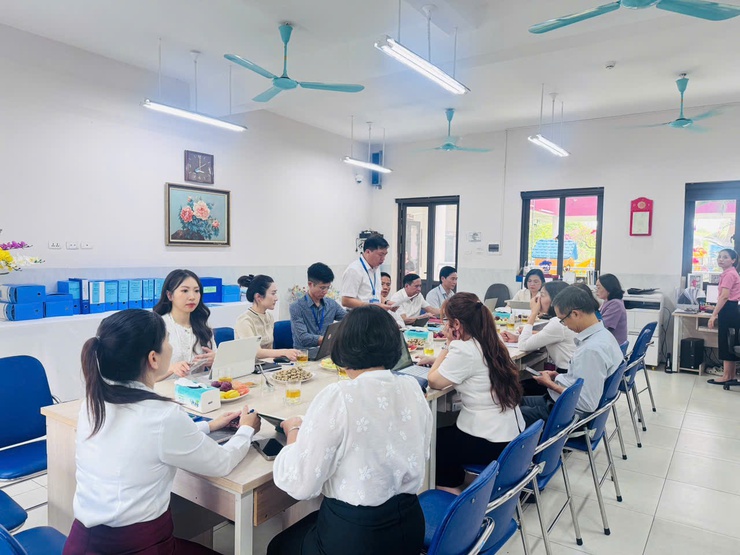 Hội đồng nhân dân phường Long Biên giám sát công tác giáo dục tại Trường Mầm non Hoa Anh Đào- Ảnh 2.