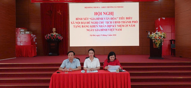 Đề nghị Chủ tịch UBND thành phố khen thưởng "Gia đình văn hóa tiêu biểu"- Ảnh 1.