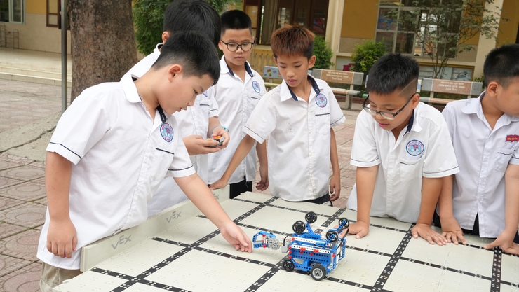 Trường Tiểu học Yên Nghĩa tổ chức hoạt động STEM trải nghiệm cho học sinh
- Ảnh 7.