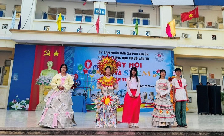 Sôi nổi Ngày hội Ngôn ngữ và STEM tại Trường THCS Văn Tự- Ảnh 3.
