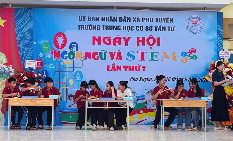 Sôi nổi Ngày hội Ngôn ngữ và STEM tại Trường THCS Văn Tự- Ảnh 5.