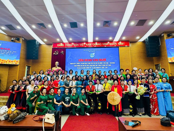 HỘI LHPN PHƯỜNG LÁNG THAM GIA LIÊN HOAN VĂN NGHỆ CỤM THI ĐUA SỐ 1.- Ảnh 4.