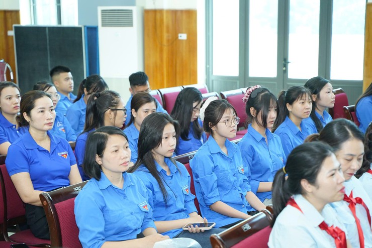 Đoàn xã Chuyên Mỹ thành lập Đội hình thanh niên tuyên truyền trên nền tảng số “Trend xanh”- Ảnh 2.