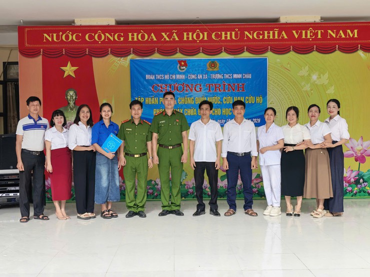Tuổi trẻ Minh Châu chung tay trang bị kỹ năng phòng, chống đuối nước, cứu nạn cứu hộ và phòng cháy chữa cháy cho học sinh- Ảnh 8.