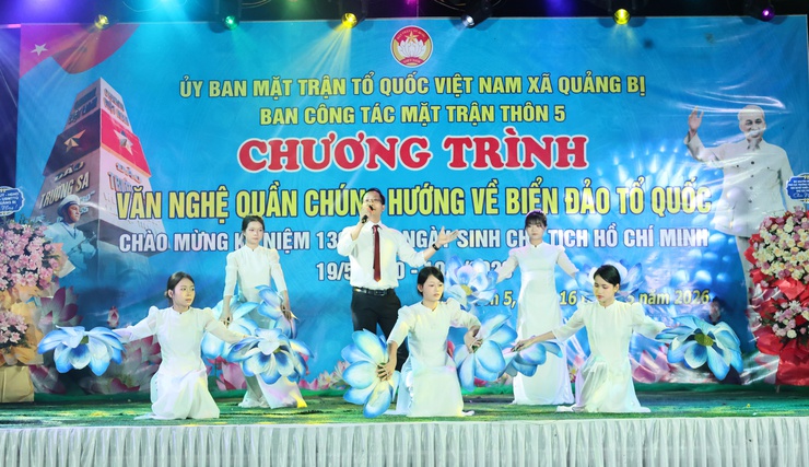 Ban công tác mặt trận thôn 5 tổ chức Chương trình văn nghệ quần chúng hướng về biển đảo Tổ quốc- Ảnh 9.