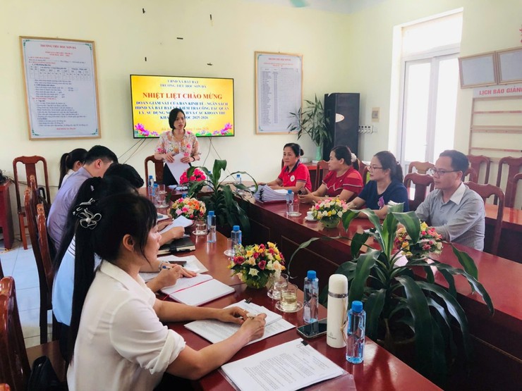 Ban Kinh tế - Ngân sách HĐND xã Bất Bạt giám sát công tác quản lý, sử dụng ngân sách và các khoản thu khác tại các trường tiểu học trên địa bàn xã- Ảnh 1.