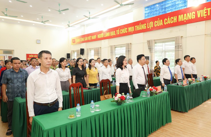 Lễ trao tặng Huy hiệu Đảng cho 45 đảng viên đợt 19/5/2026 thuộc Đảng bộ xã Đại Xuyên- Ảnh 1.