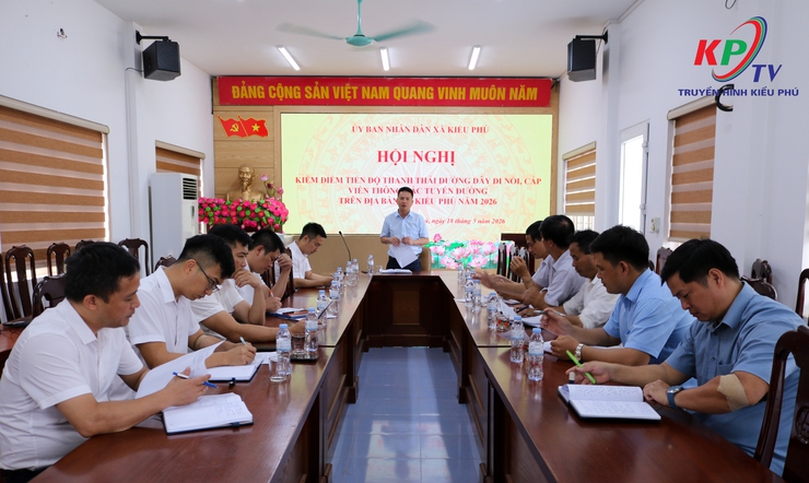 UBND xã Kiều Phú tổ chức Hội nghị triển khai, kiểm điểm tiến độ thanh thải đường dây đi nổi, cáp viễn thông trên địa bàn xã- Ảnh 1.