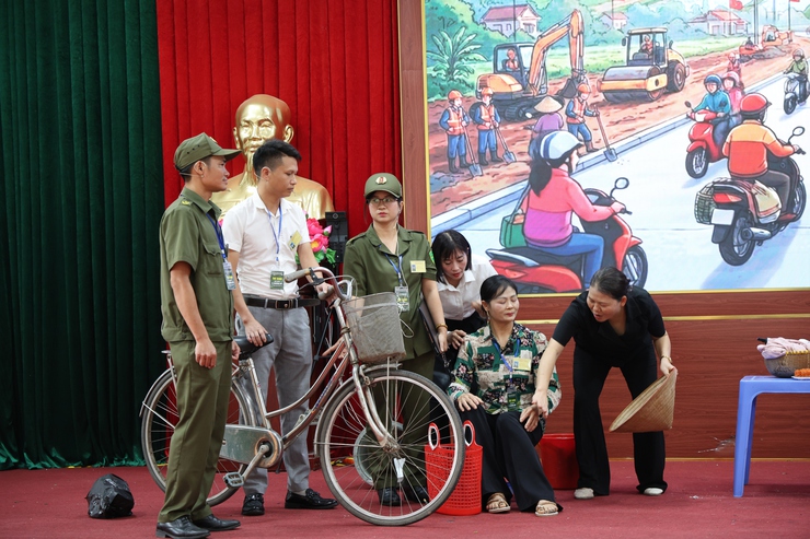 Tỏa sáng hình ảnh lực lượng bảo vệ ANTT cơ sở tại Hội thi Cụm số 11 – Thành phố Hà Nội- Ảnh 15.