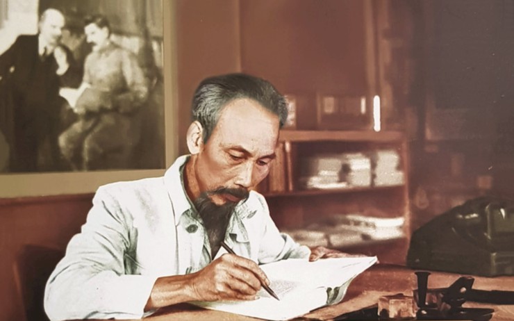 Bài viết của Tổng Bí thư, Chủ tịch nước Tô Lâm: Ánh sáng Hồ Chí Minh soi đường cho chúng ta đi- Ảnh 1.