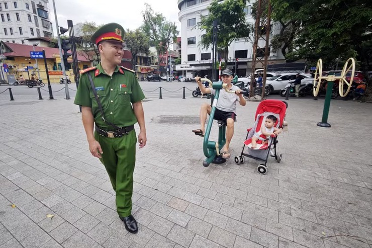 Đưa "bằng chứng số" xuống phố: Từ biên bản phạt nguội đến nụ cười đồng thuận - Ảnh 10.