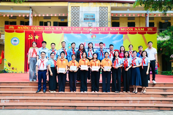 Phú Nghĩa: Nhiều hoạt động ý nghĩa hướng tới kỷ niệm Ngày sinh Chủ tịch Hồ Chí Minh- Ảnh 3.