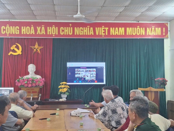 PHƯỜNG LĨNH NAM TRIỂN KHAI MÔ HÌNH "NHÀ HỘI HỌP SỐ" TẠI 10 NHÀ HỘI HỌP TỔ DÂN PHỐ- Ảnh 3.