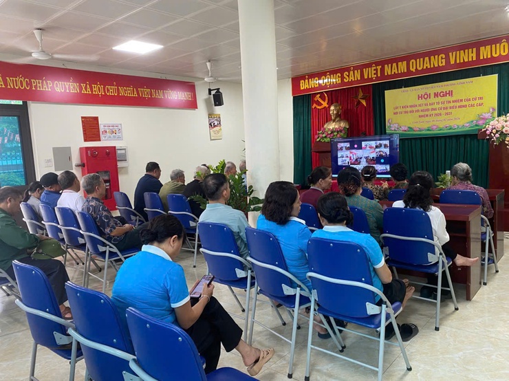 PHƯỜNG LĨNH NAM TRIỂN KHAI MÔ HÌNH "NHÀ HỘI HỌP SỐ" TẠI 10 NHÀ HỘI HỌP TỔ DÂN PHỐ- Ảnh 9.