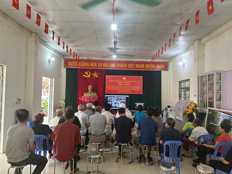 PHƯỜNG LĨNH NAM TRIỂN KHAI MÔ HÌNH "NHÀ HỘI HỌP SỐ" TẠI 10 NHÀ HỘI HỌP TỔ DÂN PHỐ- Ảnh 11.