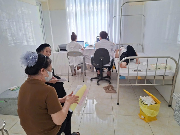 Trạm Y Tế xã Thượng Phúc tổ chức khám sức khỏe, tầm soát ung thư vú và ung thư cổ tử cung cho chị em phụ nữ trên địa bàn xã- Ảnh 4.