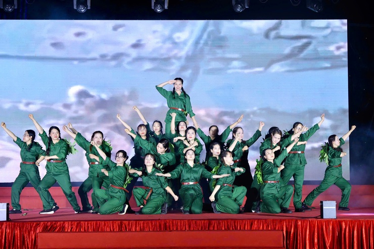 Liên hoan Ca - Múa - Nhạc "Đất nước trọn niềm vui" xã Thiên Lộc năm 2026- Ảnh 18.