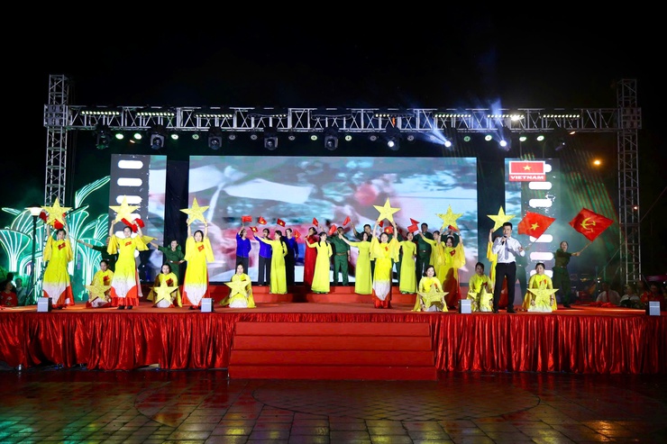 Liên hoan Ca - Múa - Nhạc "Đất nước trọn niềm vui" xã Thiên Lộc năm 2026- Ảnh 7.
