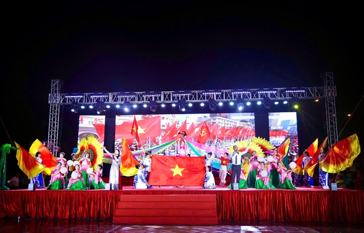 Liên hoan Ca - Múa - Nhạc "Đất nước trọn niềm vui" xã Thiên Lộc năm 2026- Ảnh 5.
