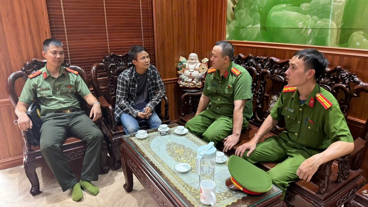 Công an xã Tam Hưng: Dân vận khéo vận động người dân tự giác khắc phục vi phạm trật tự xây dựng- Ảnh 1.
