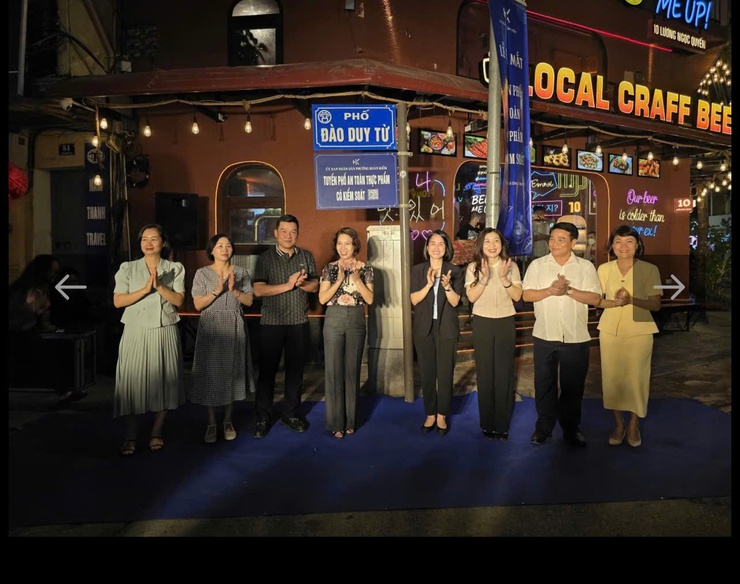 UBND phường Hoàn Kiếm tổ chức lễ ra mắt mô hình "Tuyến phố An toàn thực phẩm có kiểm soát" tại 03 tuyến phố Đào Duy Từ - Tạ Hiện - Mã Mây- Ảnh 3.