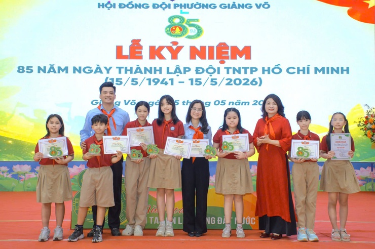Hội đồng Đội phường Giảng Võ tổ chức kỷ niệm 85 năm Ngày thành lập Đội TNTP Hồ Chí Minh.- Ảnh 2.