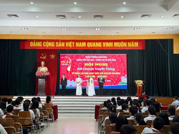 Phường Bạch Mai: Tổ chức Hội nghị nói chuyện truyền thống kỷ niệm 136 năm Ngày sinh Chủ tịch Hồ Chí Minh.- Ảnh 4.