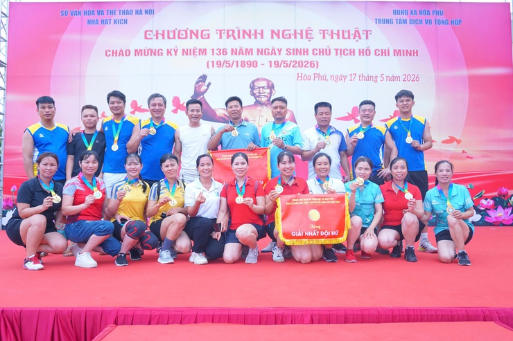 xã Hoà Phú tổ chức Giải bóng chuyền hơi chào mừng kỷ niệm 136 năm Ngày sinh Chủ tịch Hồ Chí Minh- Ảnh 16.