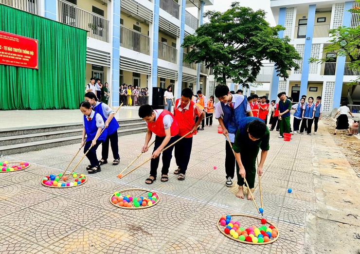 Trường THCS Đông Phương Yên tổ chức hoạt động trải nghiệm “ Mừng sinh nhật Bác – Tự hào truyền thống Đội”- Ảnh 14.