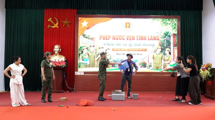 DÂN HÒA ẤN TƯỢNG TẠI HỘI THI "LỰC LƯỢNG AN NINH CƠ SỞ GIỎI" CỤM THI SỐ 11: THÔNG ĐIỆP BÌNH YÊN LUÔN ĐƯỢC ĐẶT LÊN HÀNG ĐẦU - Ảnh 4.