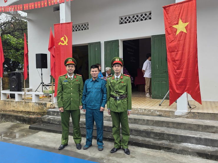 Lực lượng Công an, Quân sự xã Phú Nghĩa thi đua làm theo lời Bác- Ảnh 9.