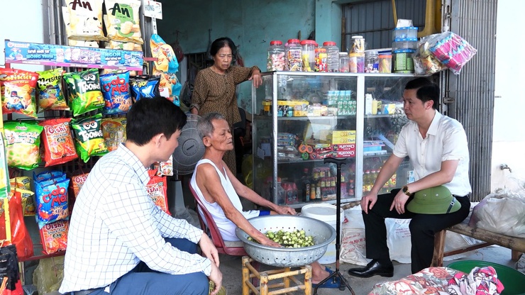 ĐỒNG CHÍ ĐINH HỮU BÌNH, PHÓ BÍ THƯ ĐẢNG ỦY, CHỦ TỊCH UBND XÃ KIỂM TRA TIẾN ĐỘ GIẢI PHÓNG MẶT BẰNG, THI CÔNG CÁC DỰ ÁN GIAO THÔNG TRỌNG ĐIỂM TRÊN ĐỊA BÀN XÃ- Ảnh 7.